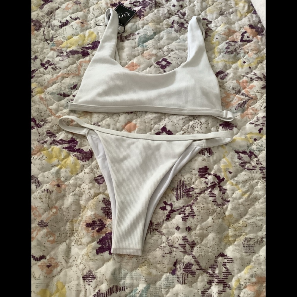 ZAFUL forever young Thong bikini NWT its white size 10/12. Ribbed mater…